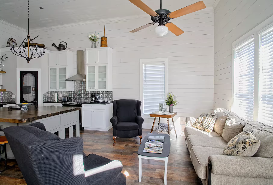 Holland House, Bellville, Texas